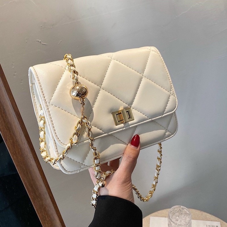 Túi đeo chéo nữ da mềm trần trám khoá xoay dây đeo da phối xích 686 Jellyshop