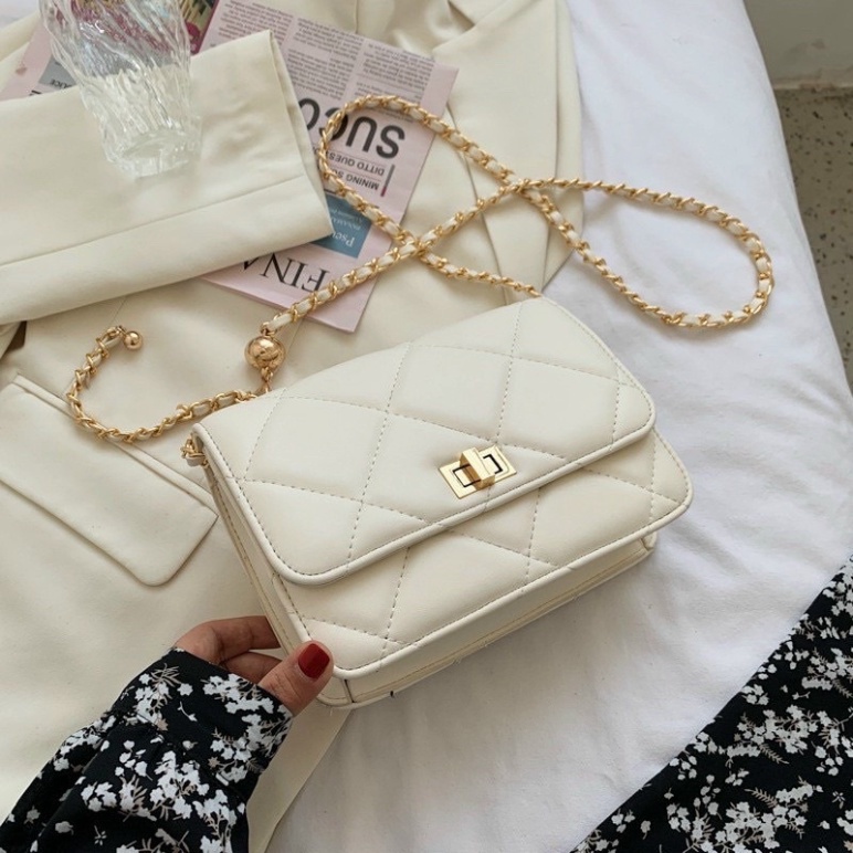 Túi đeo chéo nữ da mềm trần trám khoá xoay dây đeo da phối xích 686 Jellyshop