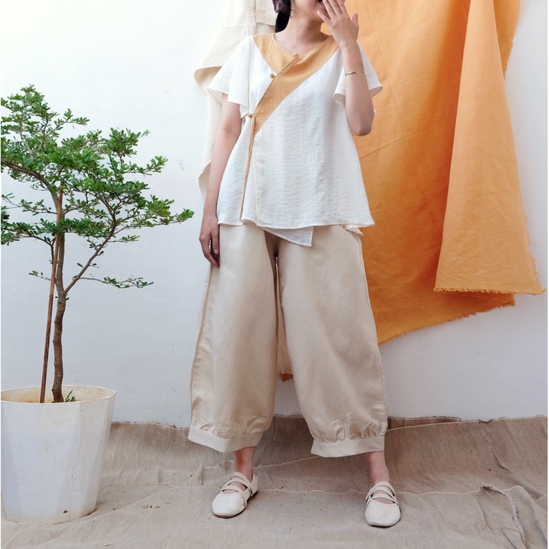 Áo tay cánh tiên linen lụa phối cùng quần ống bo - by savanna