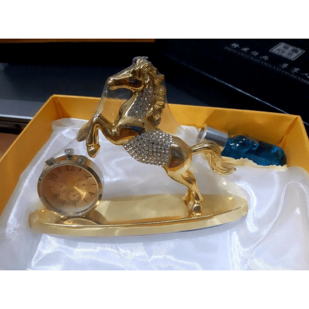 Xả kh0 Nước Hoa Xe Hơi - Nước Hoa Trang Trí Ô Tô Tượng Ngựa Đính Đá Phong Thủy - Mã Đáo Thành Công Để Taplo, Bàn Làm Việ