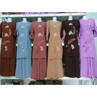 Có bigsize 4xl đồ lam đi chùa áo dài cách tân đũi thêu sen