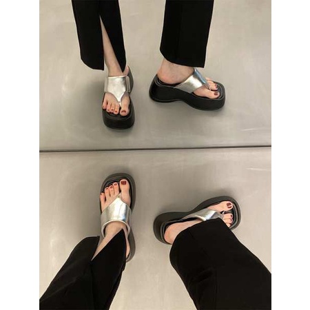 Dép Xỏ Ngón Đế Dày Màu Trắng Thời Trang Mùa Hè