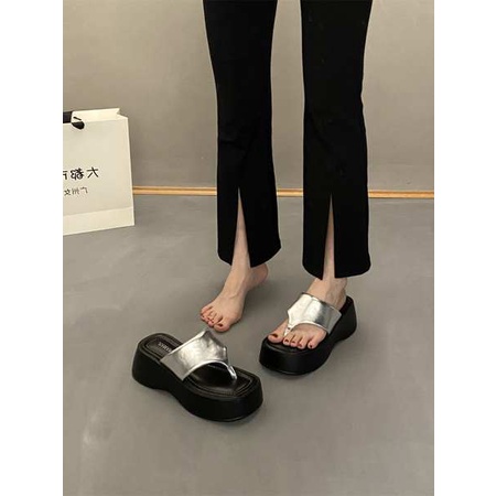 Dép Xỏ Ngón Đế Dày Màu Trắng Thời Trang Mùa Hè