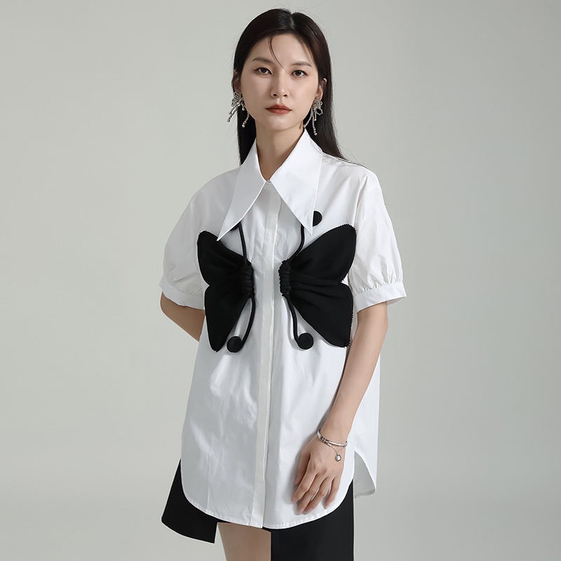 Áo Sơ Mi Dáng Rộng Một Hàng Nút Họa Tiết Bướm Ba Chiều Màu Tương Phản Thiết Kế sense niche Nặng Cho Nữ Nhỏ thiết kế cảm giác của phụ nữ áo sơ mi ve áo bong bóng tay áo đen trắng va chạm màu sắc hiển thị skinny top quần áo nữ sinh