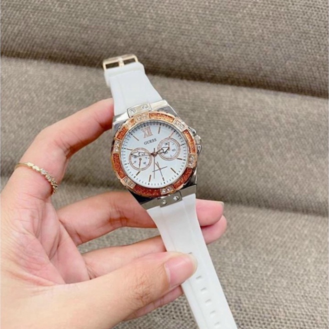 Đồng hồ nữ Guess dấy silicon, viền đính kim cương, hàng full box, thẻ bảo hành 12 tháng - Dongho.guess