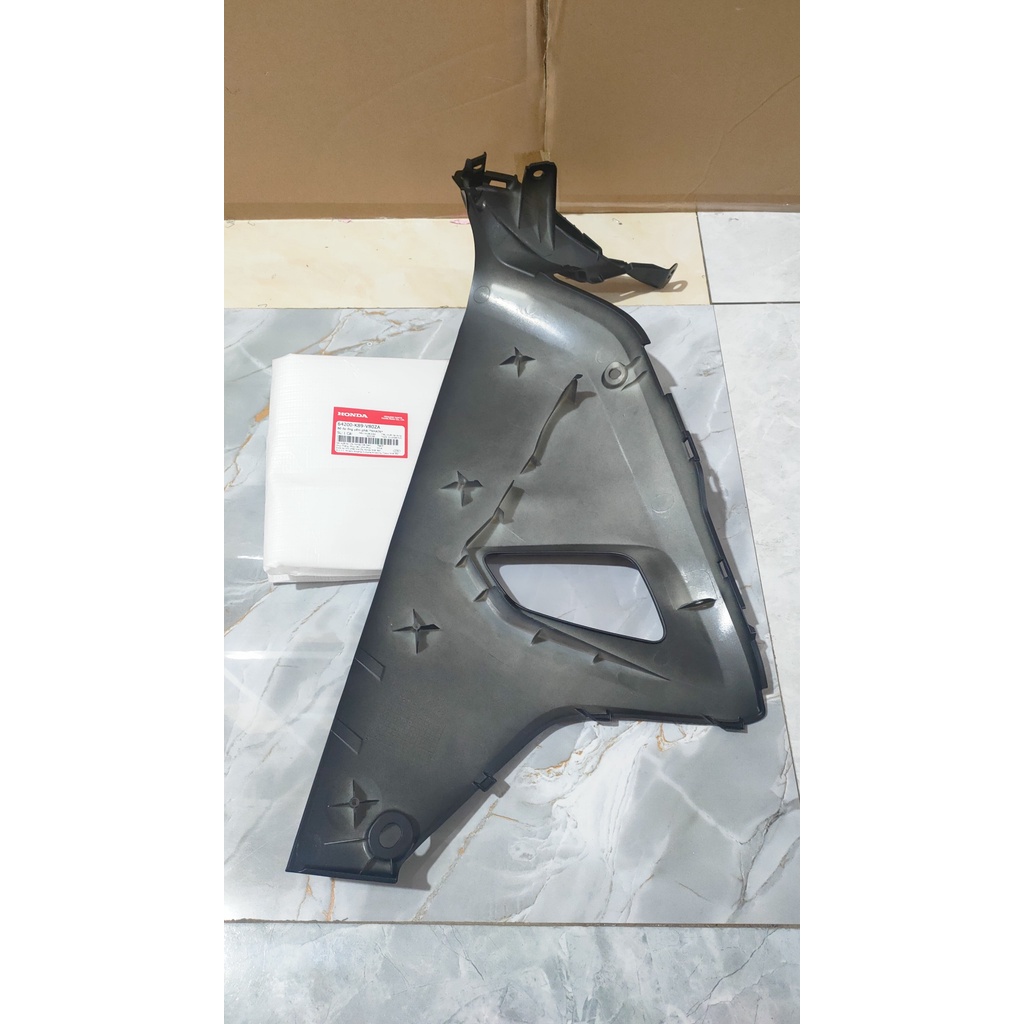 Bộ ốp yếm chính bên phải | cánh yếm trong WAVE A110  màu Đen nhám chính hãng Honda