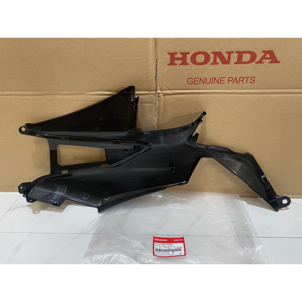 Ốp nhựa trung tâm bên trái WAVE A110  màu Đen chính hãng Honda