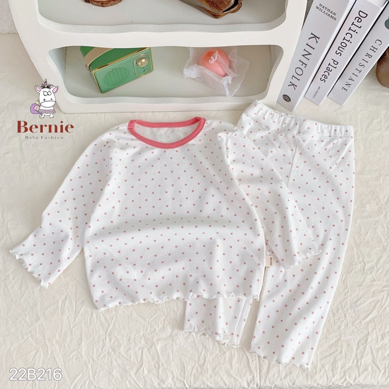Bộ thu đông bé gái chấm bi viền bèo dễ thương Bernie - Bộ dài tay bé gái cotton cho bé từ 8-22kg- 22B2161