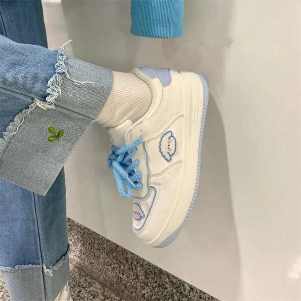 Giày Trắng Phong Cách Mới Mùa Thu 2023