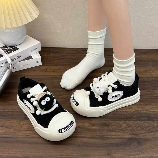 Giày Thể Thao Canvas Họa Tiết Hoạt Hình Dễ Thương