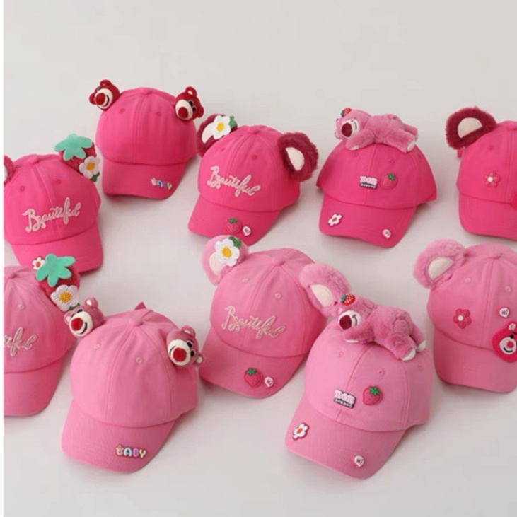 Nón trẻ em ,mũ lưỡi trai cho bé có gấu dâu lotso màu hồng,có nguyên con gấu bông trên mũ cho nhỏ đẹp xắn
