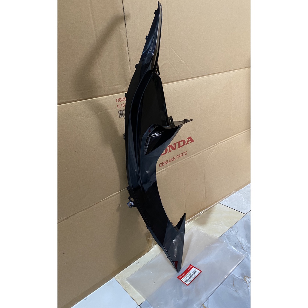 Tấm ốp yếm bên phải | cánh yếm trong Air Blade 125  màu Đen *NHB25M* chính hãng Honda