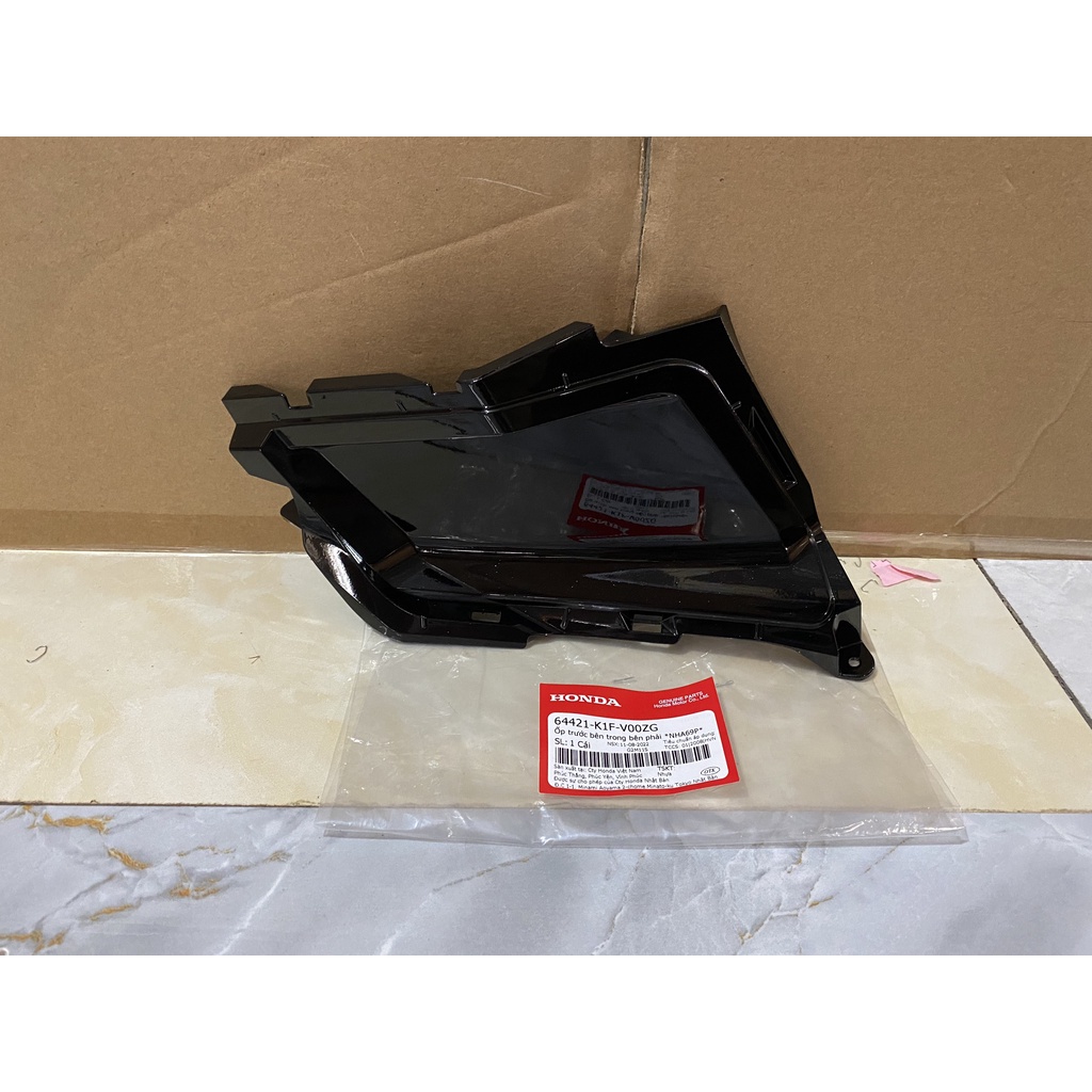 Ốp trước bên trong bên phải Air Blade 125  màu Đen *NHA69P* chính hãng Honda