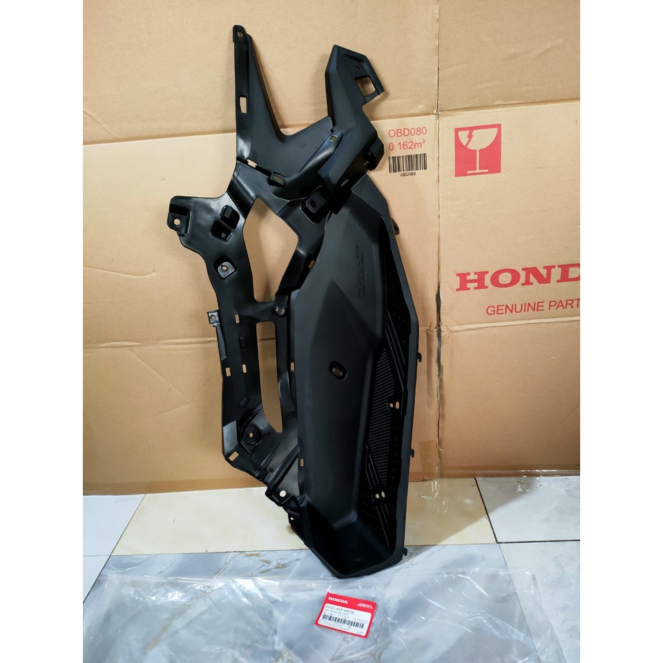 Tấm bắt sàn | sàn để chân bên trái Air Blade 125/150  màu Đen *NH1* chính hãng Honda