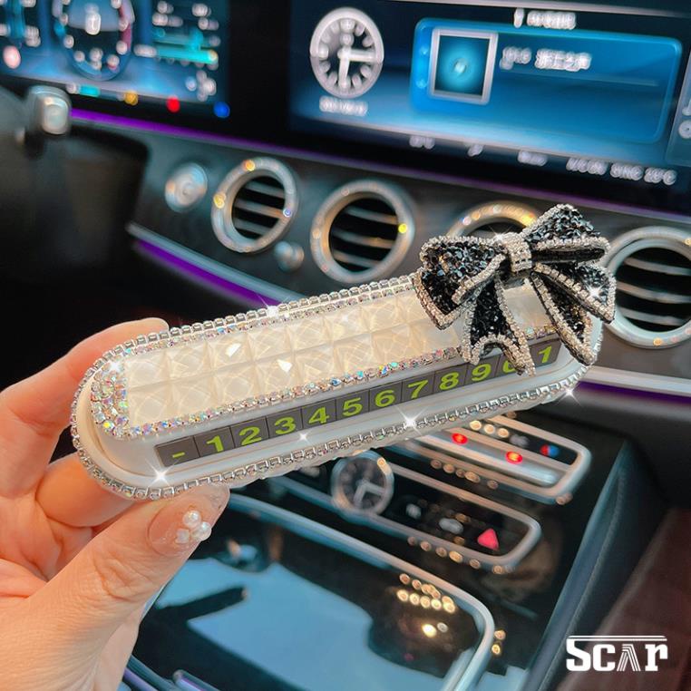 Bảng số điện thoại trên ô tô Đính Đá vuông to trang trí taplo gắn nơ, hoa trà, gấu