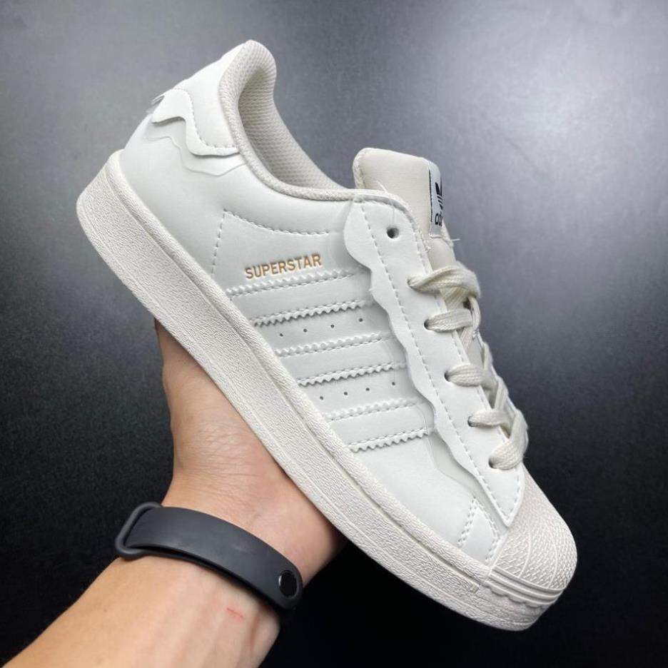 Giày_Adidas Superstar Màu Trắng 3 Sọc Đen Tem Vàng, Giày thể thao nam nữ Adidas mũi sò trắng sọc đen bản S.Cấp full PK