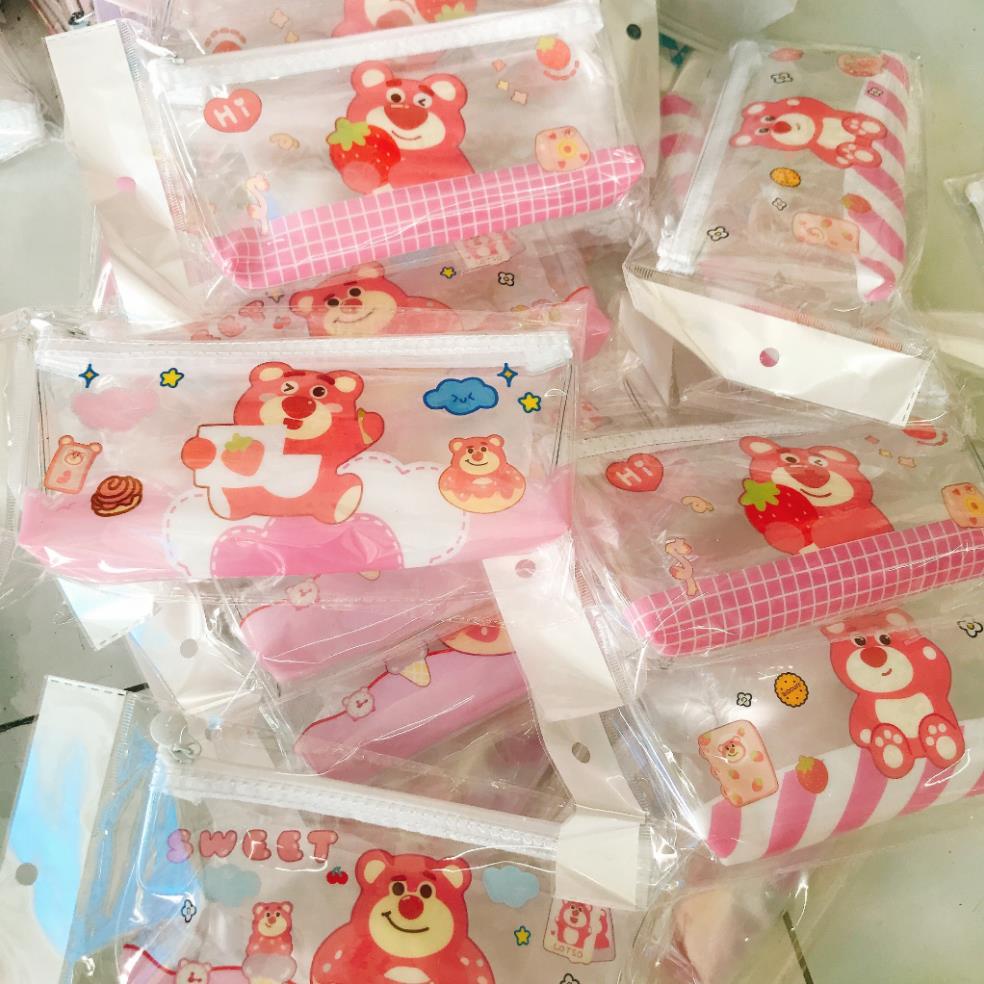Hộp bút gấu dâu, bóp viết trong suốt gấu dâu cute