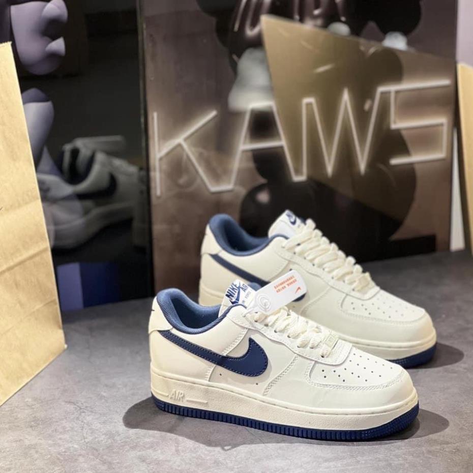 Giày AF1 Nam Nữ Trắng Vệt Đế Xanh Than Navy. Giày AF1 Low Cream Navy Giày