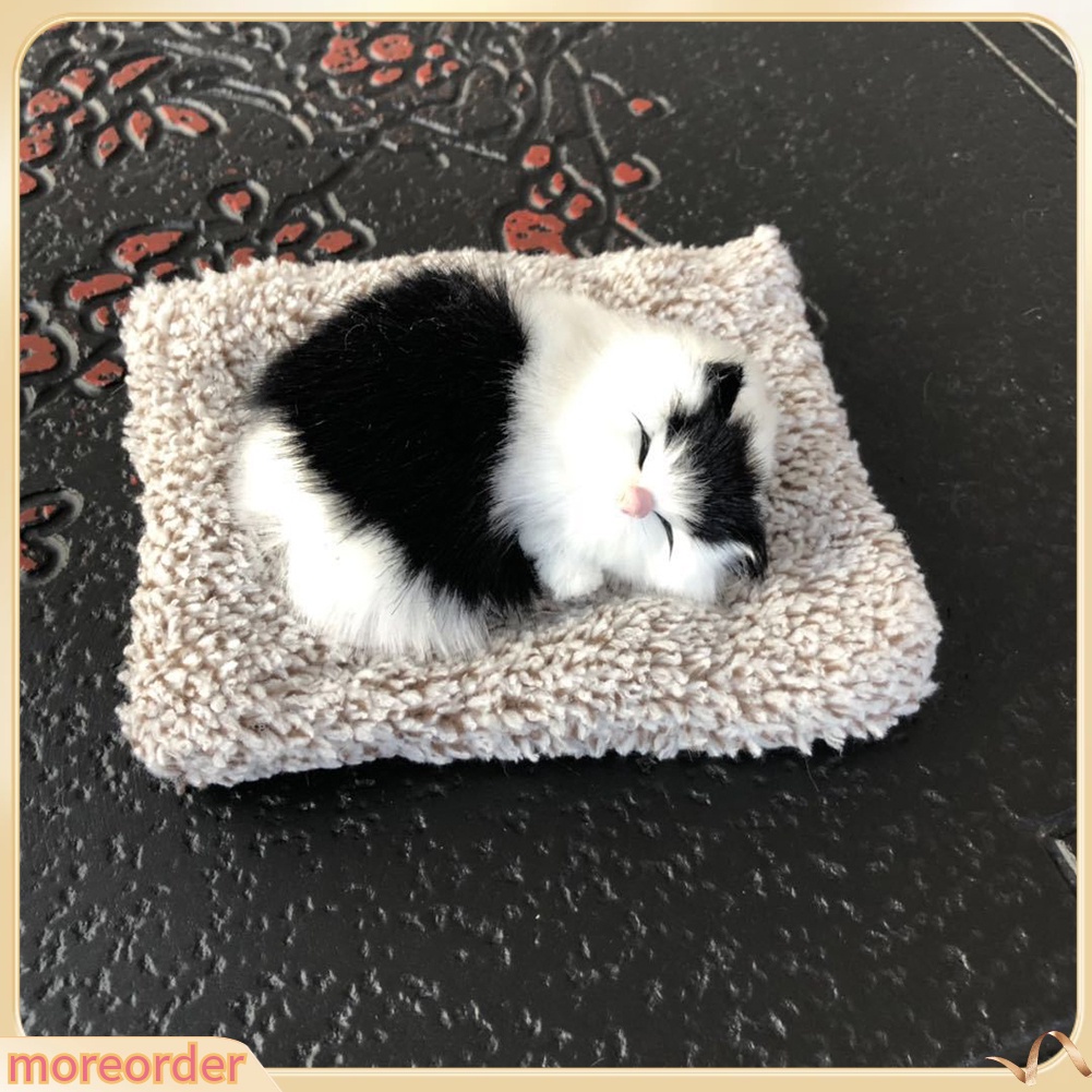 Thú nhồi bông than tre hoạt tính hình mèo con đang ngủ trang trí bảng điều khiển xe hơi