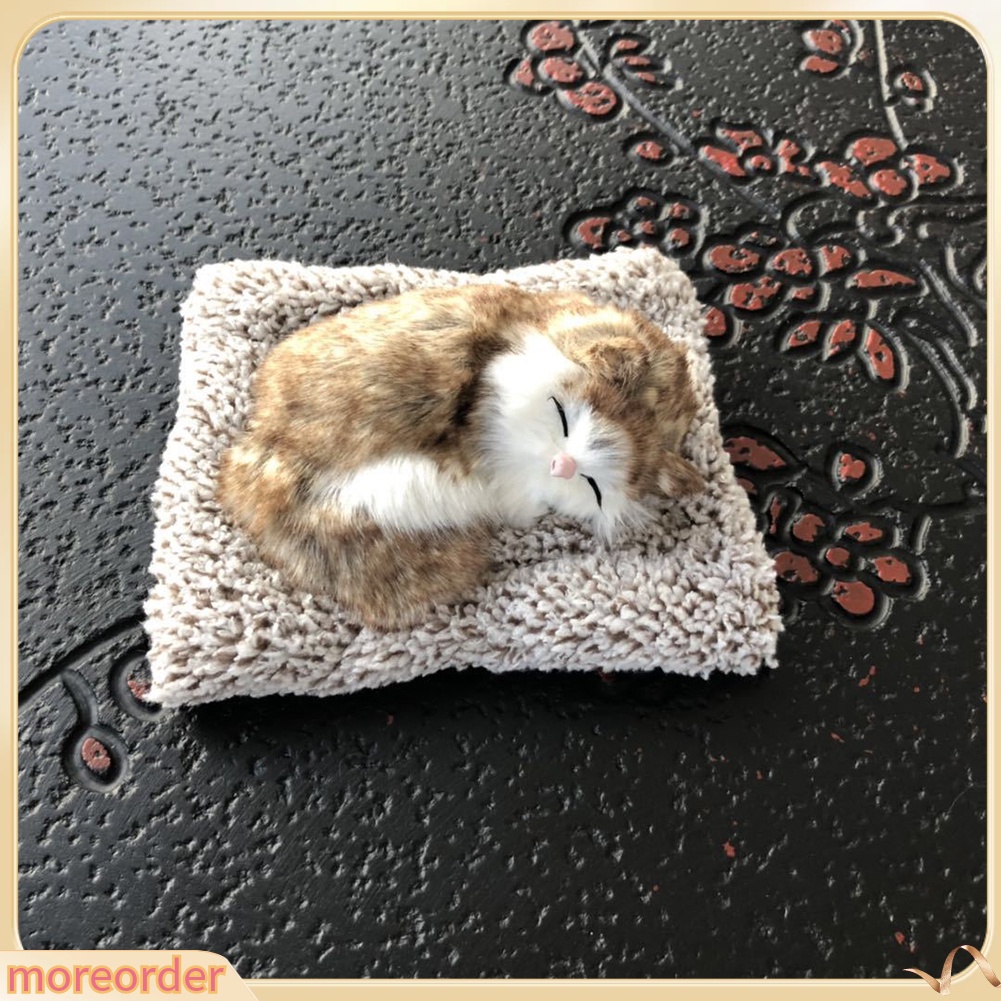 Thú nhồi bông than tre hoạt tính hình mèo con đang ngủ trang trí bảng điều khiển xe hơi