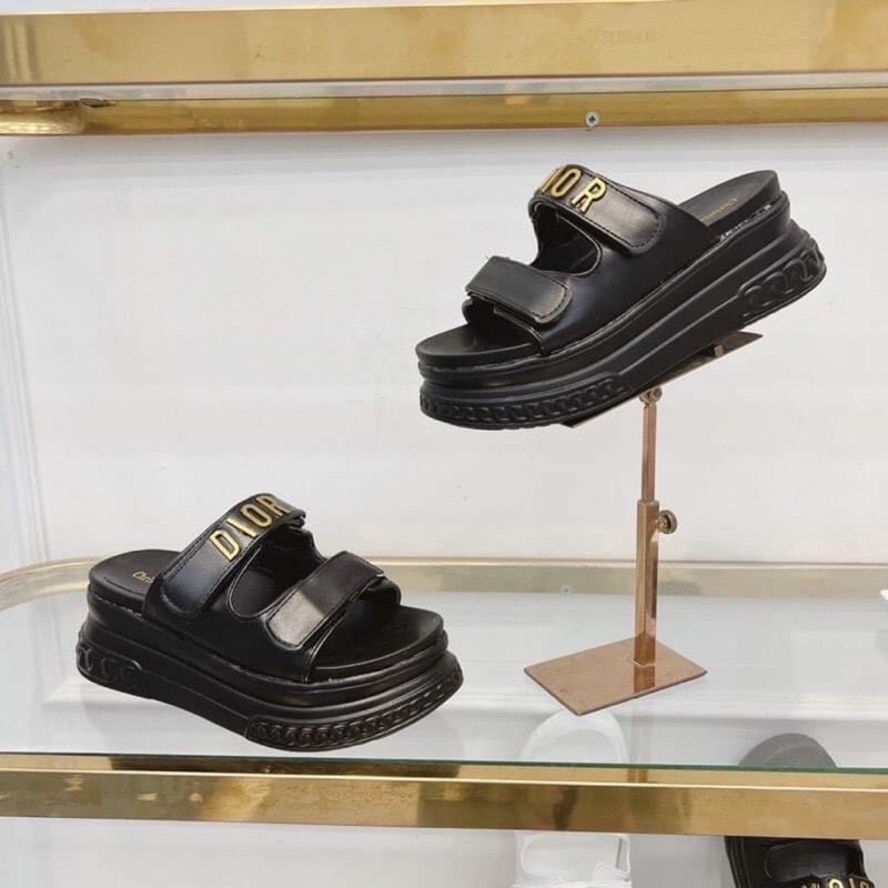 Dép Lê 7cm Xuồng Nâng Đế Cực Xinh Đế Bánh Mì Mẫu Siêu Hot Chất Da Xin  Nhẹ Cao Cấp Chắc Chắn 2 Màu Trắng Và Đen