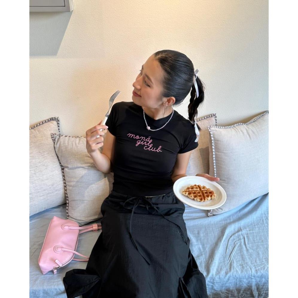 Áo thun baby tee form ôm Y2K MONÁ - PONYM, áo baby tee thun gân mona Localband.studio