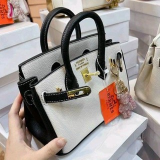 Túi cầm tay da hạt  ( size  20_ còn ảnh đầu)