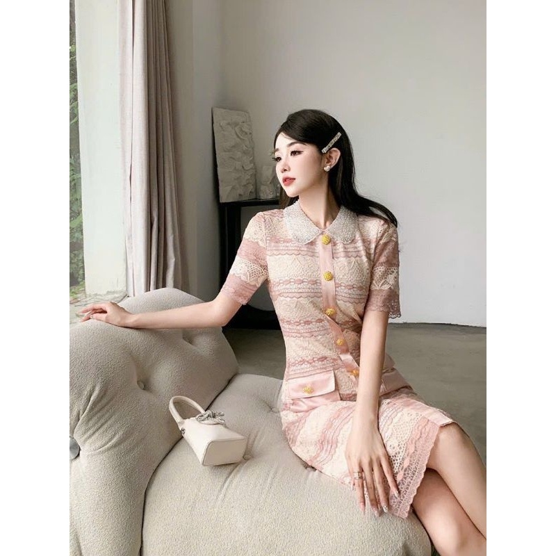Hàng nhập - Đầm dáng suông ren hoa cổ sen cài nút trước, váy xuông tay ngắn 2 túi hông