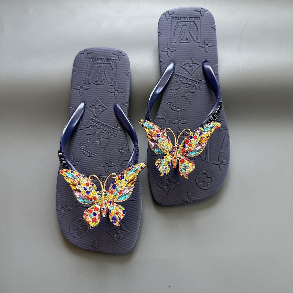 Dép kẹp xỏ ngón tông lào nữ LV đính charm Bớm thời trang, nhiều màu lựa chọn.