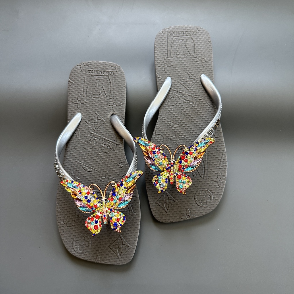 Dép kẹp xỏ ngón tông lào nữ LV đính charm Bớm thời trang, nhiều màu lựa chọn.