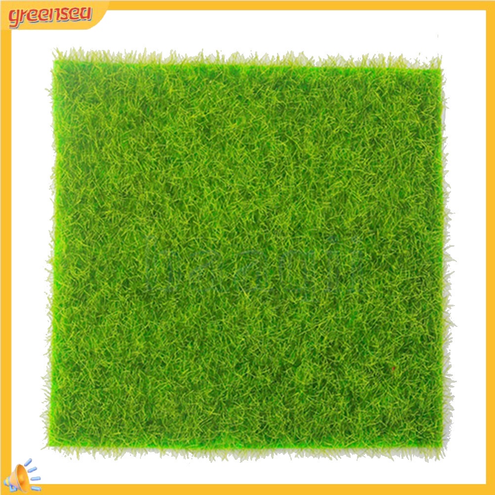 Thảm cỏ giả màu sắc tươi sáng dùng để trang trí sân vườn