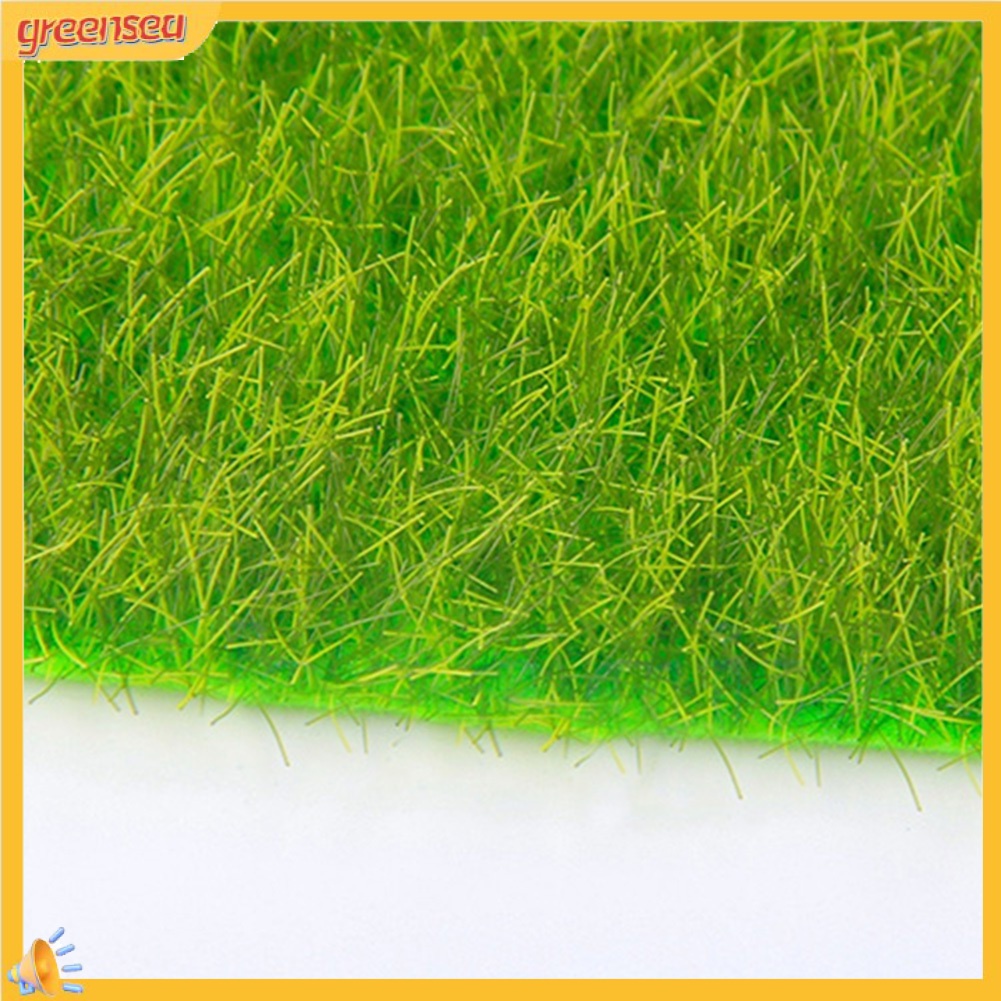 Thảm cỏ giả màu sắc tươi sáng dùng để trang trí sân vườn