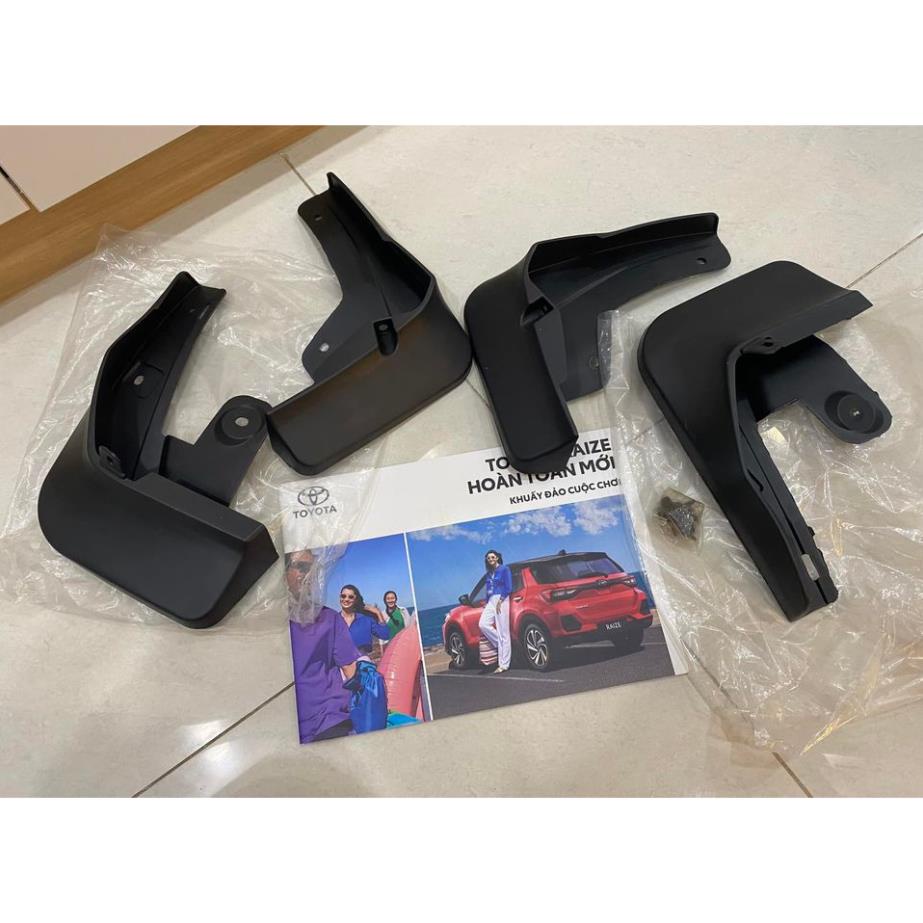 Chắn bùn Toyota Raize