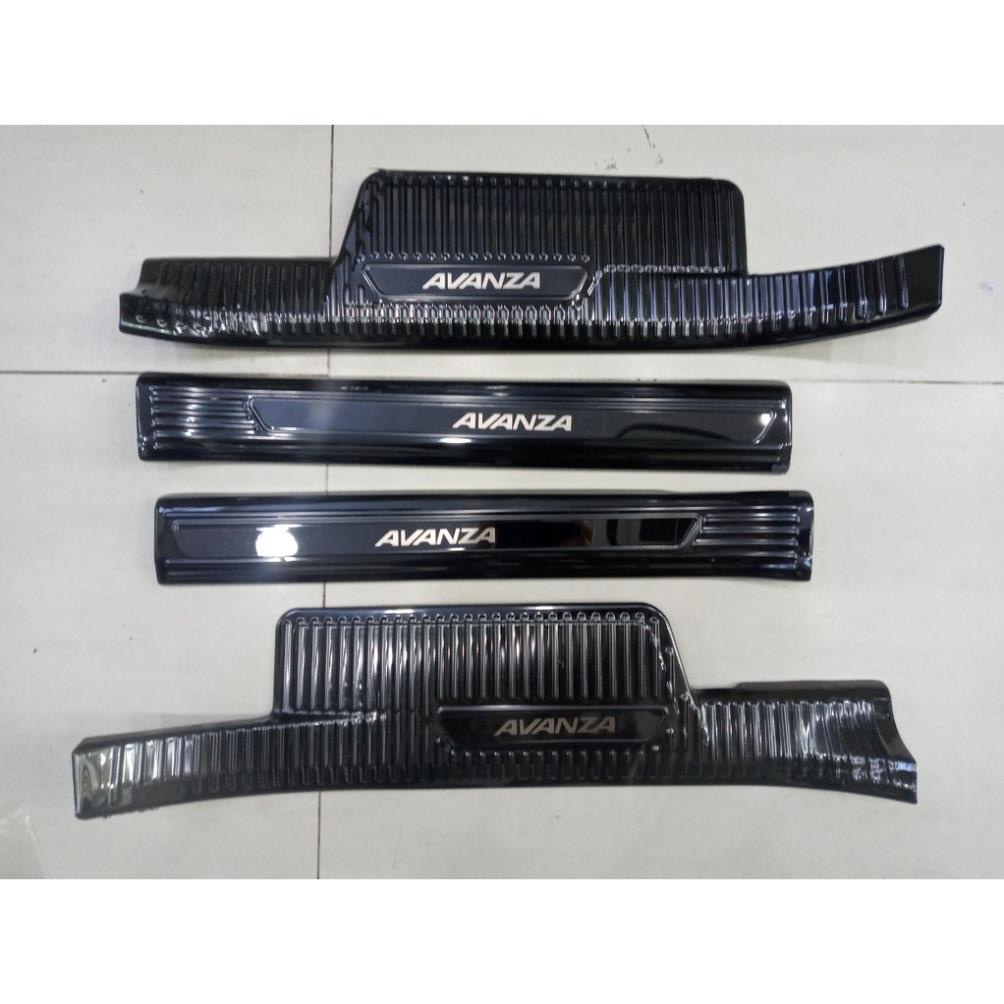 Ốp bậc cửa titan Toyota Avanza 2022