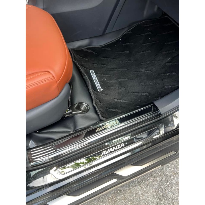 Ốp bậc cửa titan Toyota Avanza 2022