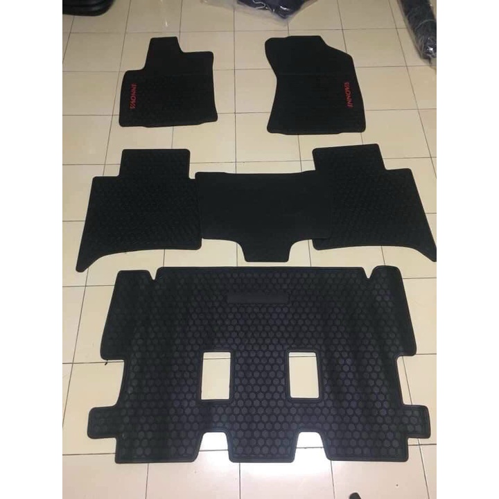 THẢM SÀN CAO SU ĐÚC VÂN TỔ ONG TOYOTA INNOVA 2016-2021