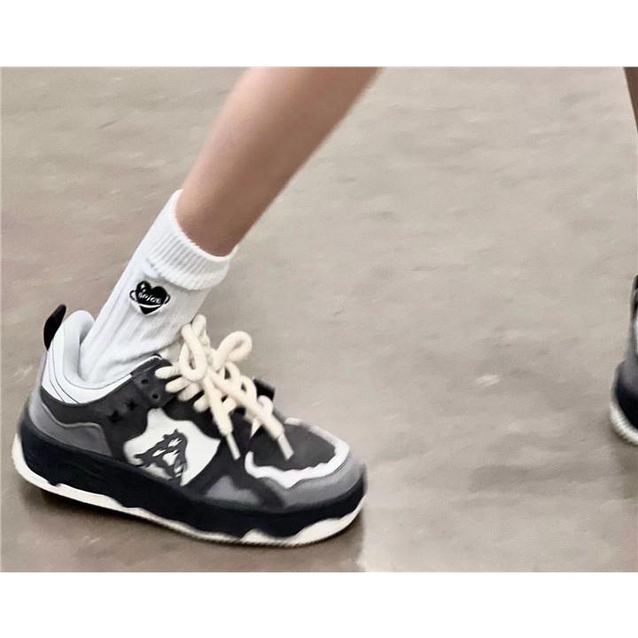 Giày Thể Thao Leo Núi In Hình Ngọn Lửa Phong Cách Retro Cho Cặp Đôi