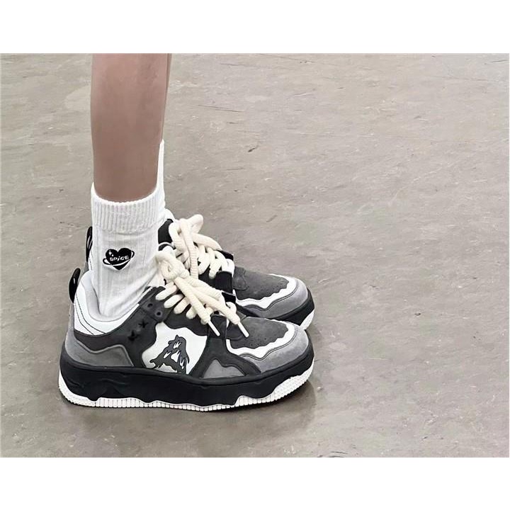 Giày Thể Thao Leo Núi In Hình Ngọn Lửa Phong Cách Retro Cho Cặp Đôi