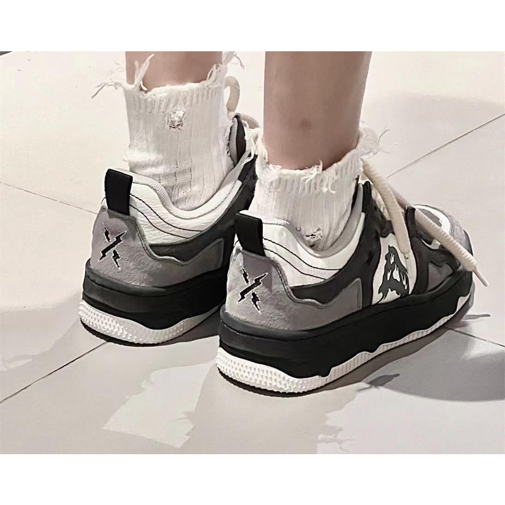 Giày Thể Thao Leo Núi In Hình Ngọn Lửa Phong Cách Retro Cho Cặp Đôi