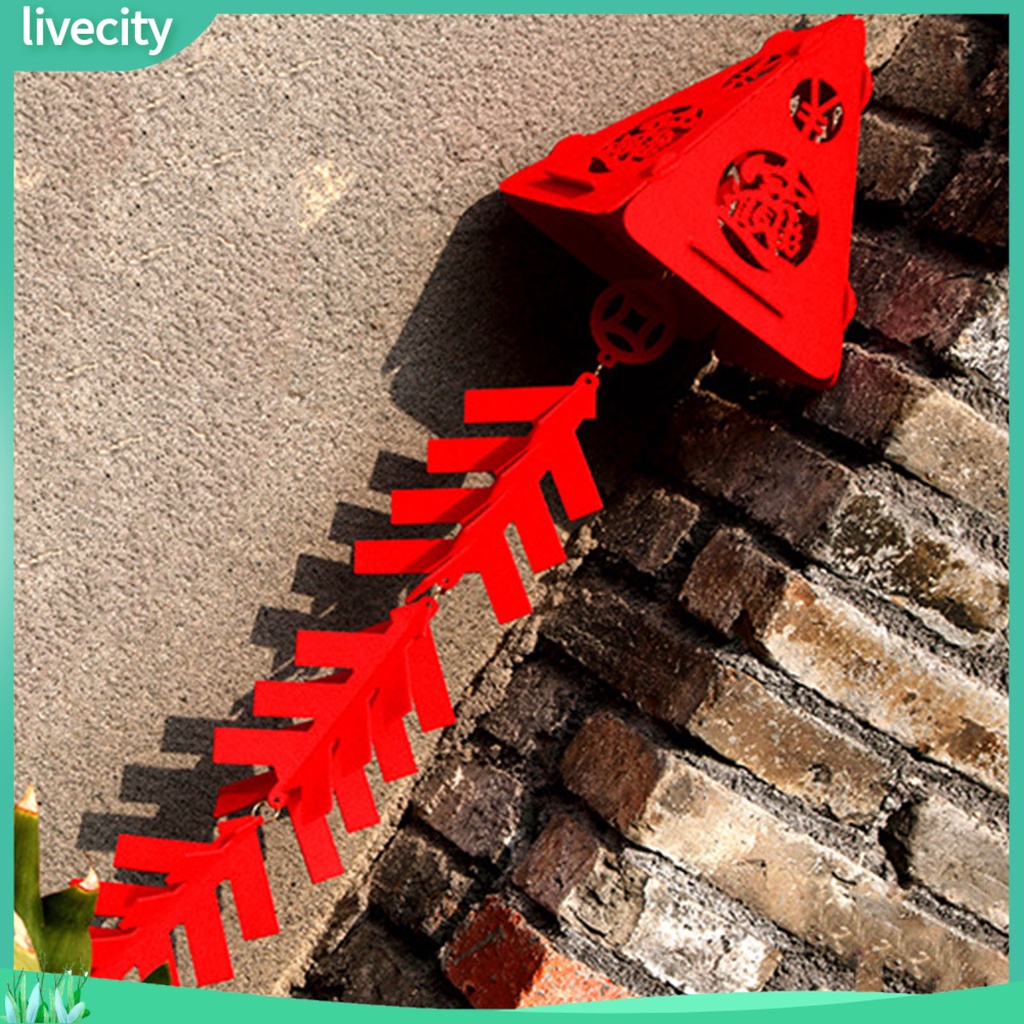 Lồng đèn đỏ hình kim tự tháp treo trang trí năm livecity 2022