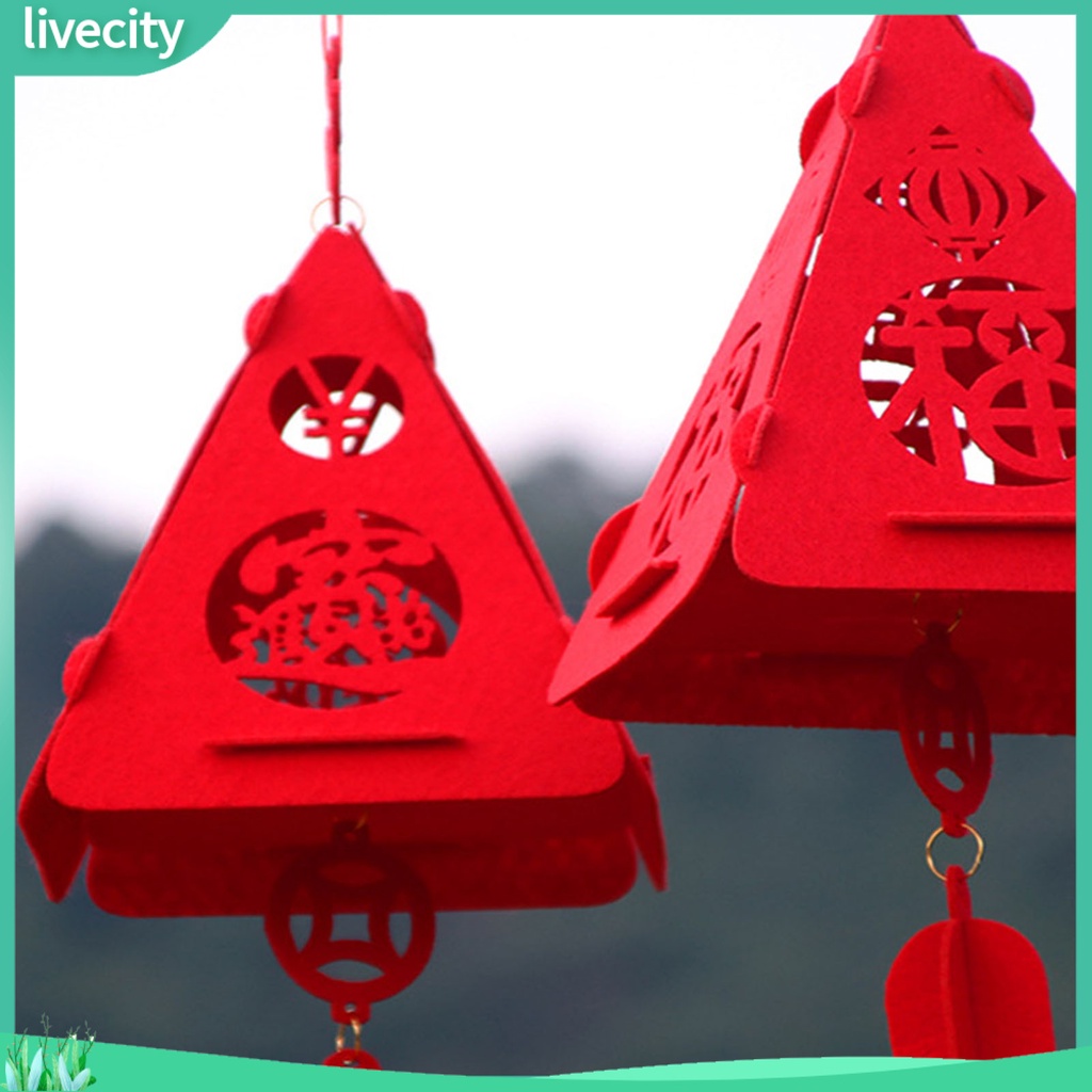 Lồng đèn đỏ hình kim tự tháp treo trang trí năm livecity 2022