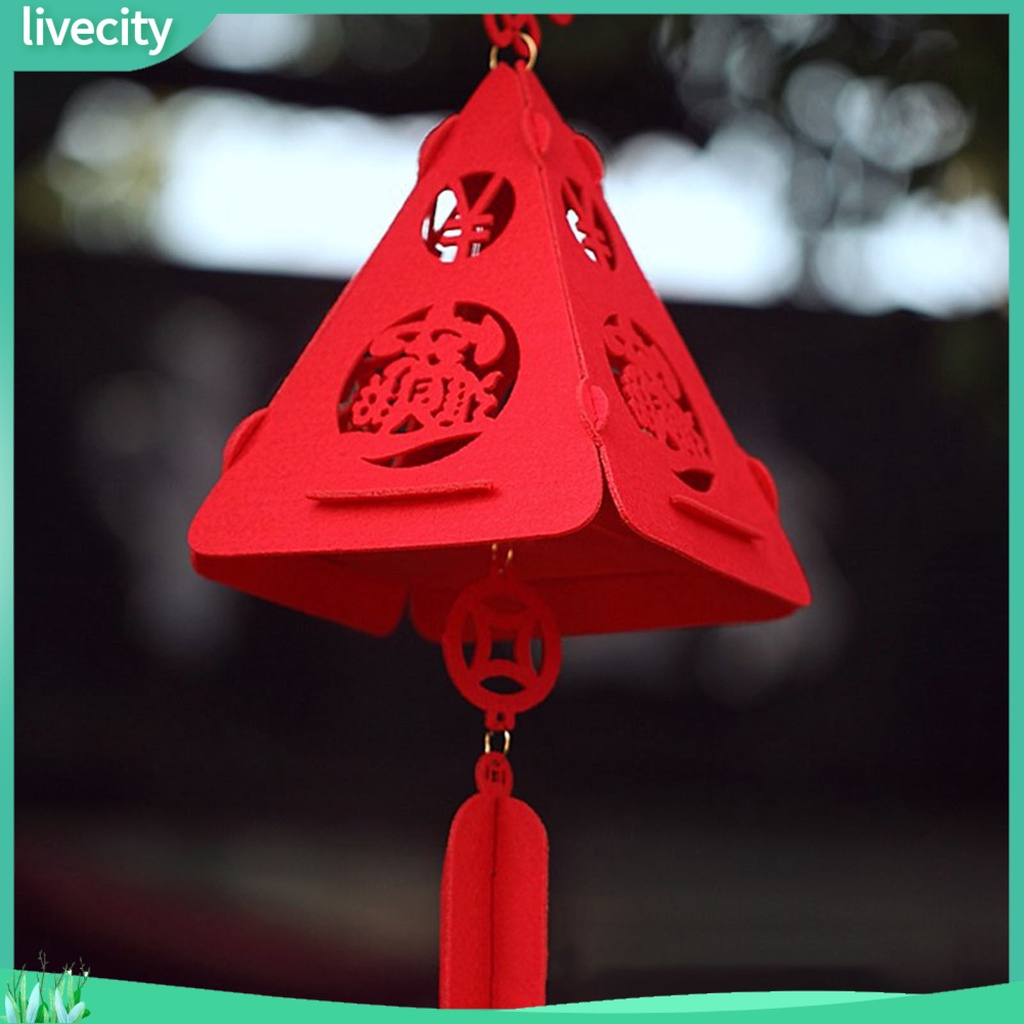 Lồng đèn đỏ hình kim tự tháp treo trang trí năm livecity 2022