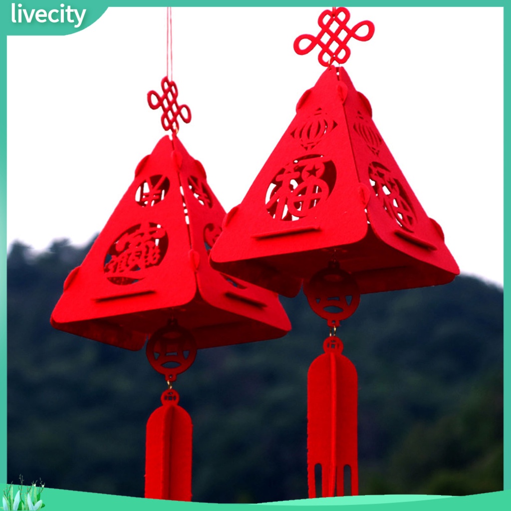 Lồng đèn đỏ hình kim tự tháp treo trang trí năm livecity 2022