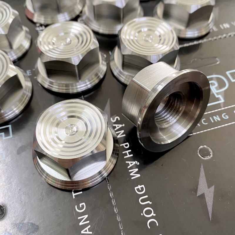 Tán chụp bánh cốt sau Mẫu Thái và M3 INOX 304 gắn cho các dòng xe Tay Ga