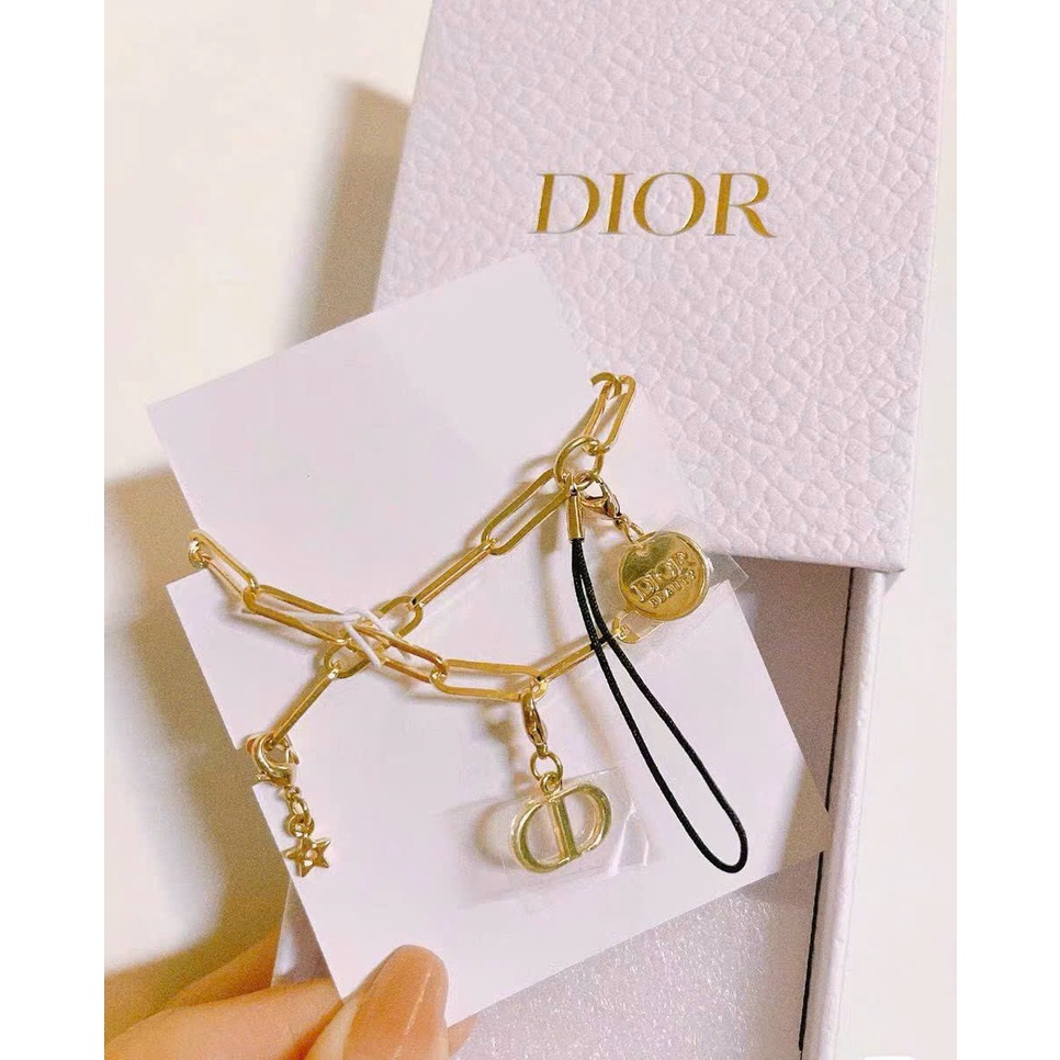 Vòng tay Dior