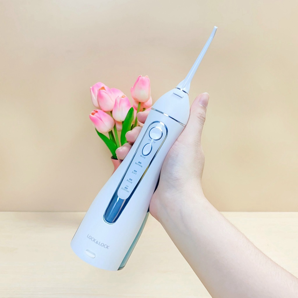 Giá tận gốc - hàng chuẩn Máy tăm nước Lock&Lock không dây Cordless Oral Irrigator 200ml - Màu xanh - ENR156BLU