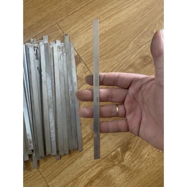 Thép HHS 2x8x200 chế lưỡi gọt cell pin