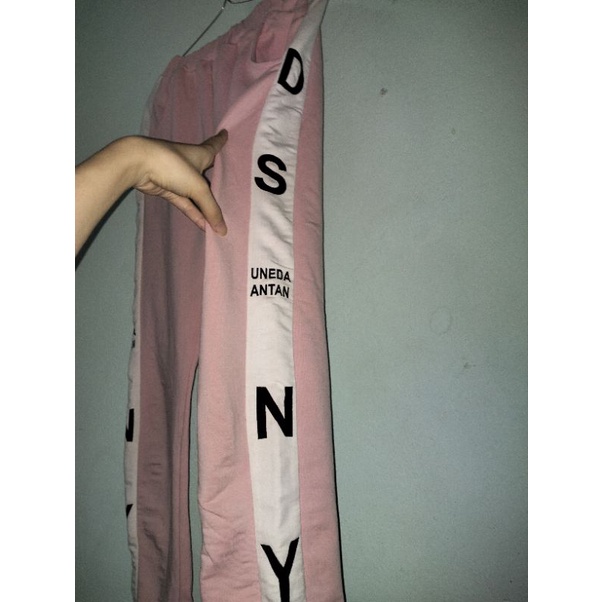 Pass/Thanh lý/2 hand BỘ ĐỒ MẶC NHÀ màu hồng 💗