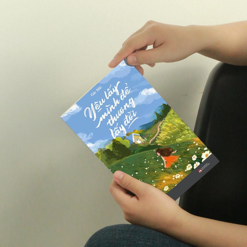 Sách - Yêu Lấy Mình Để Thương Lấy Đời - AZVietNam