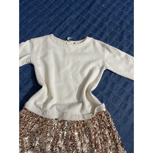 Đầm thu đông bé gái màu trắng vàng Qccc size 8-11 tuổi used